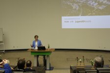 Prof. Dr. Katrin Sommer, Patenbeauftragte der Ruhr-Universität Bochum für „Jugend forscht“, begrüßt die Juror*innen. © AKS/MF